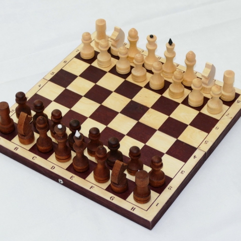Шахматы турнирные парафинированные с темной доской (400 х 200 х 55)