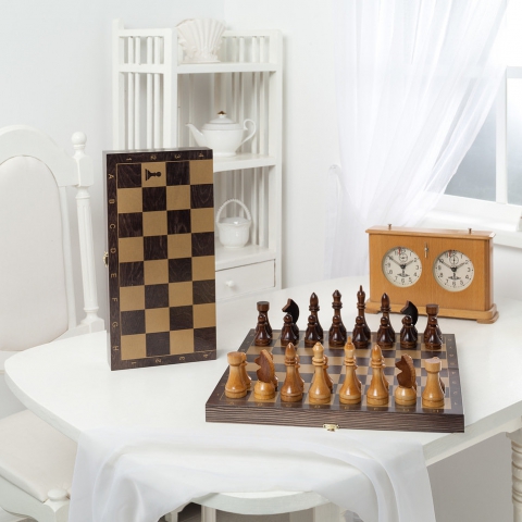 Шахматы гроссмейстерские деревянные с венге доской, рисунок золото (400*200*60)