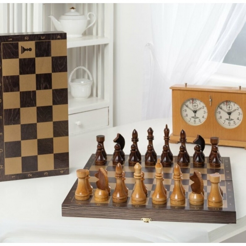 Шахматы гроссмейстерские деревянные с венге доской, рисунок золото 40*20*6см